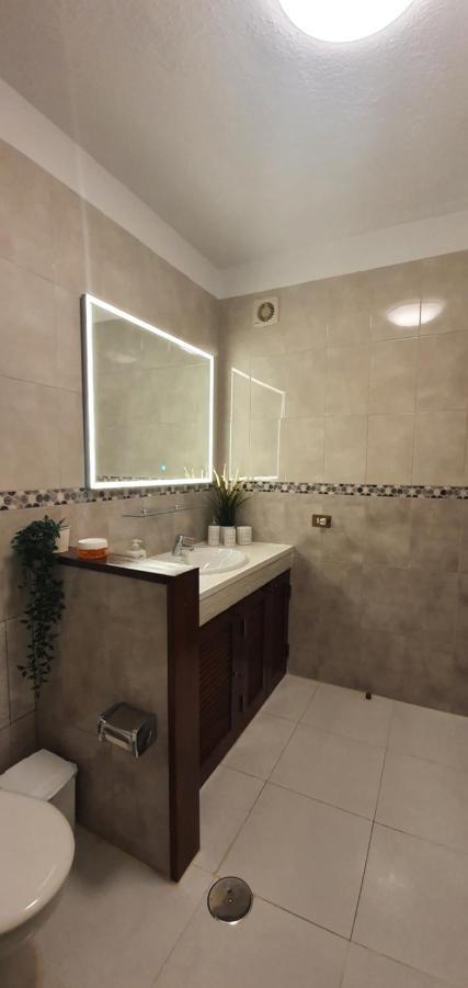 Spectacular Renovated Apartment, 5 Min To Camison Beach, With Aircon อาโรนา ภายนอก รูปภาพ