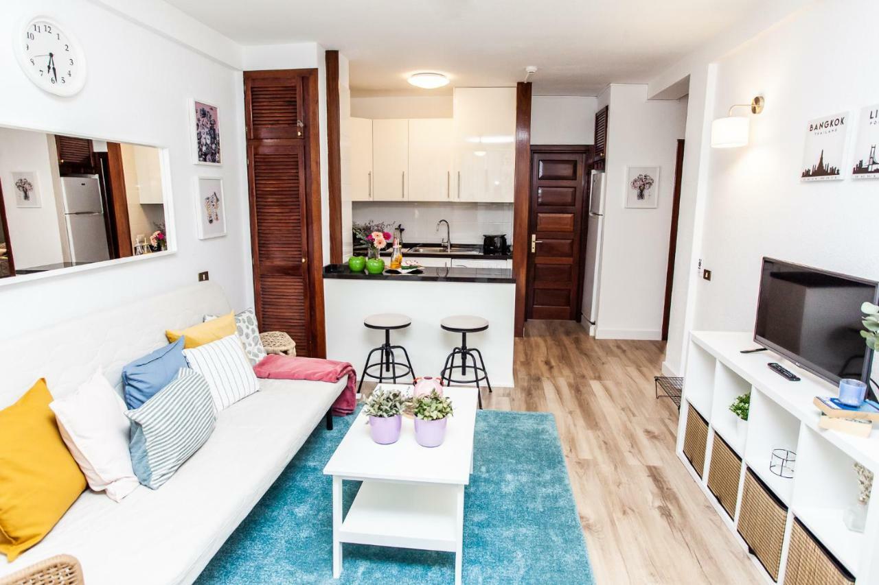 Spectacular Renovated Apartment, 5 Min To Camison Beach, With Aircon อาโรนา ภายนอก รูปภาพ