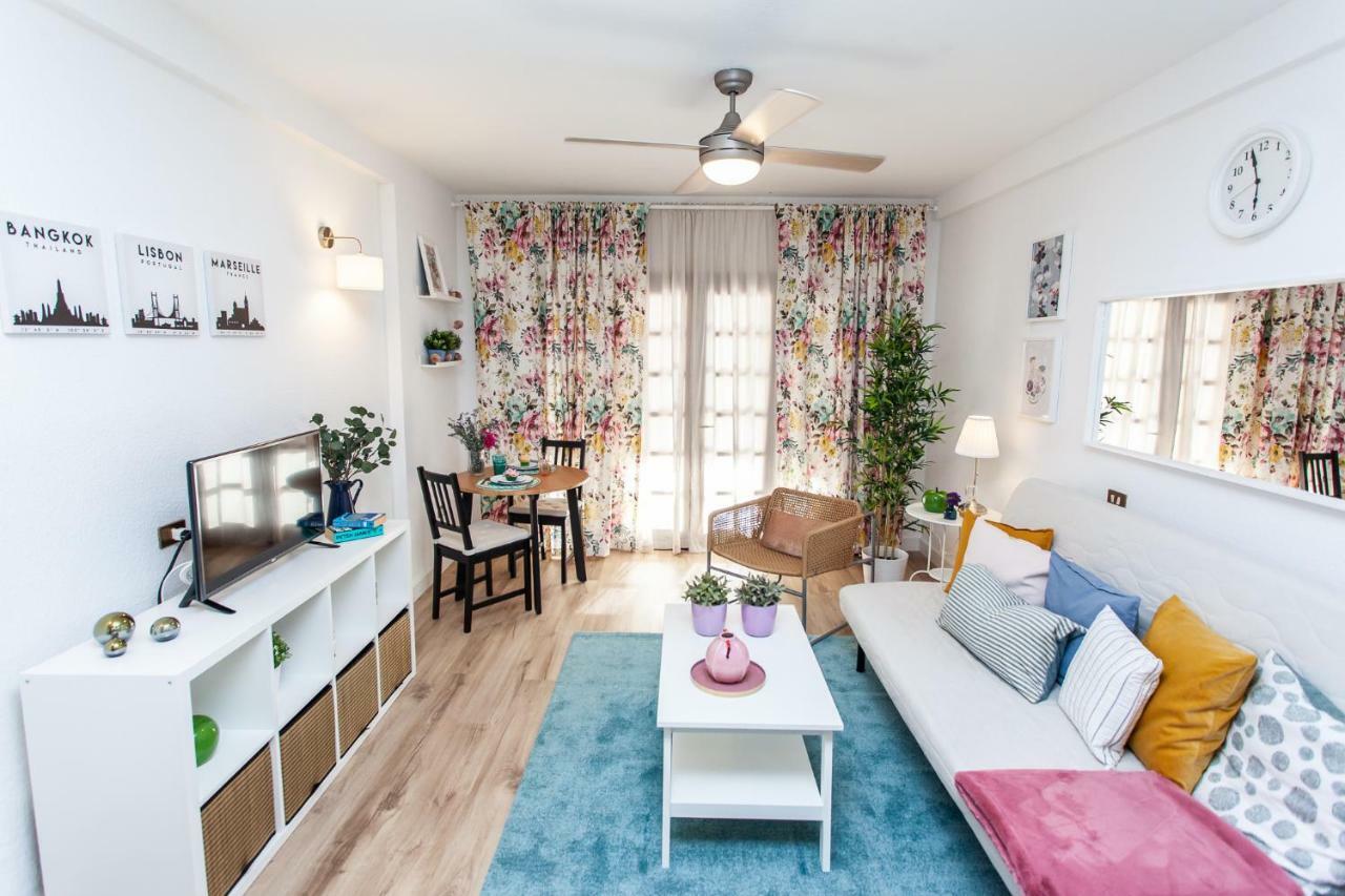 Spectacular Renovated Apartment, 5 Min To Camison Beach, With Aircon อาโรนา ภายนอก รูปภาพ