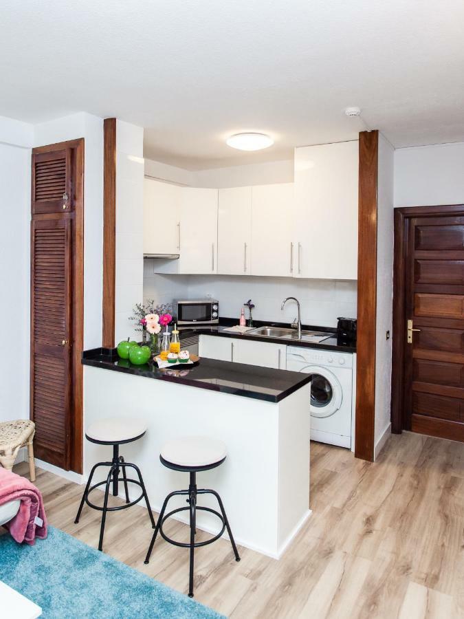 Spectacular Renovated Apartment, 5 Min To Camison Beach, With Aircon อาโรนา ภายนอก รูปภาพ