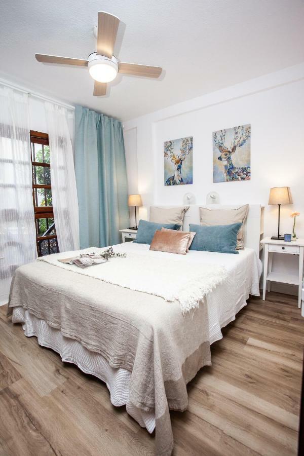 Spectacular Renovated Apartment, 5 Min To Camison Beach, With Aircon อาโรนา ภายนอก รูปภาพ